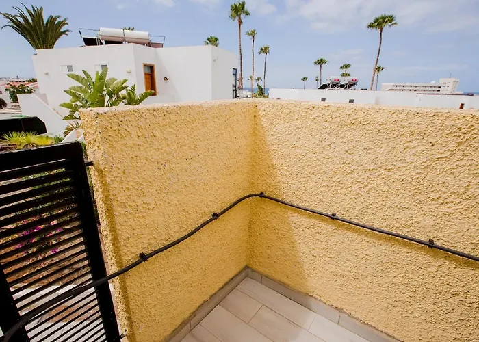 Costa Adeje Cortijo 1-8 * Playa de las Americas (Tenerife)